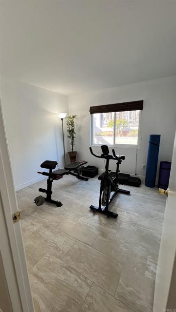 Detail Gallery Image 14 of 29 For 1735 Plaza Crest Ridge Rd, San Diego,  CA 92114 - 4 Beds | 2 Baths