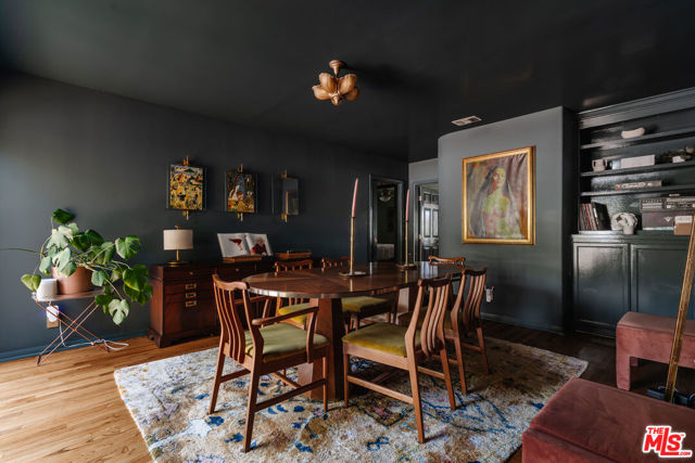 4426 Auckland Avenue, Toluca Lake CA: https://media.crmls.org/mediaz/3a7ff6be-cfcd-4b57-b01e-94f59fab11b2.jpg