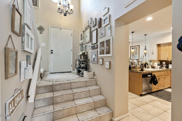 Detail Gallery Image 5 of 27 For 4733 Penrose Ave, Moorpark,  CA 93021 - 3 Beds | 2/1 Baths