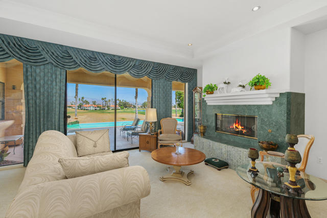 346 Crest Lake Drive, Palm Desert CA: https://media.crmls.org/mediaz/3a8054f4-1866-4563-b3e0-65cc6a490ce2.jpg