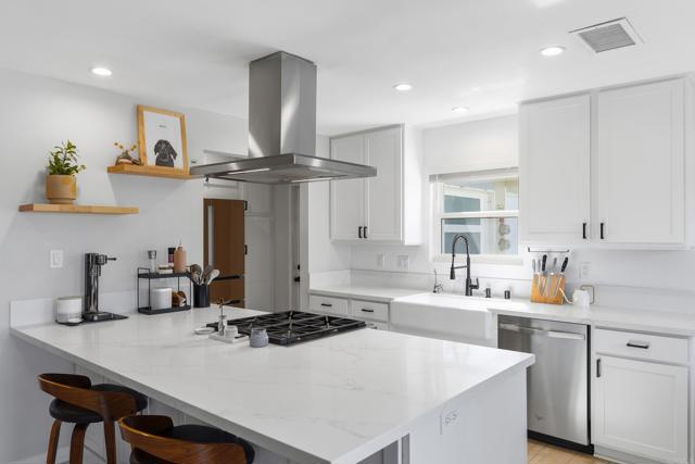 Detail Gallery Image 9 of 47 For 271 Coneflower Street, Encinitas,  CA 92024 - 2 Beds | 2 Baths