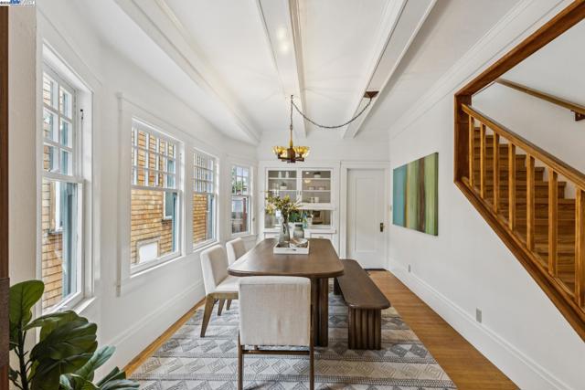 3215 Liberty Ave, Alameda CA: https://media.crmls.org/mediaz/3a809135-867c-4bff-849a-e2b4eb240b5f.jpg