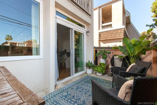 3845 Groton St, San Diego CA: https://media.crmls.org/mediaz/3a81648f-374e-4963-95e9-60edfc4402d4.jpg