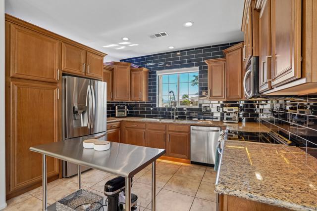 73824 Da Vinci Court, Palm Desert, CA 92211