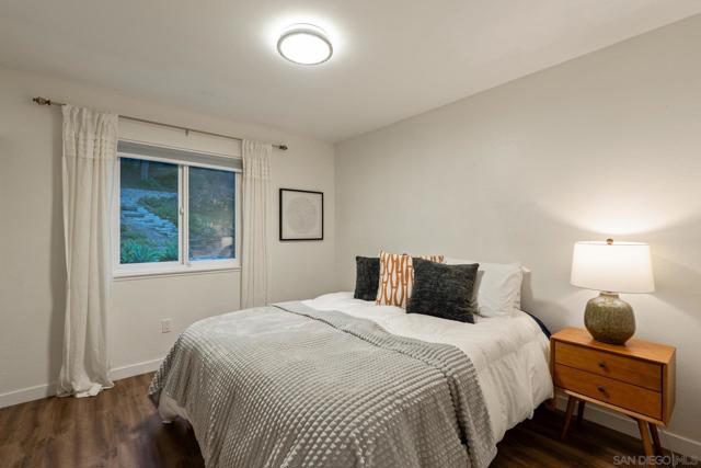 1736 Hill Top Lane, Encinitas CA: https://media.crmls.org/mediaz/3a82c522-3897-461e-9a48-d25137b10bb0.jpg