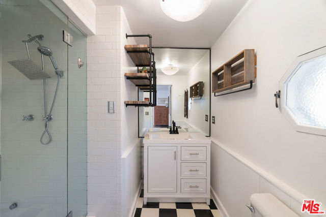 2020 Coldwater Canyon Drive, Beverly Hills CA: https://media.crmls.org/mediaz/3a82dafe-a11e-4af2-a2d8-32a01be3e9d0.jpg