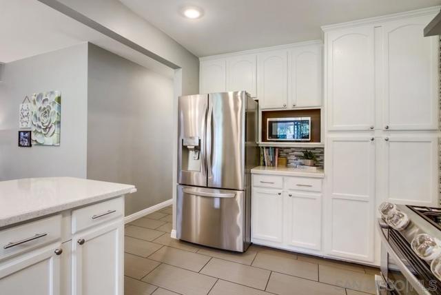 5072 Acuna Street, San Diego CA: https://media.crmls.org/mediaz/3a82fa55-0602-4a25-b973-c82321e20022.jpg