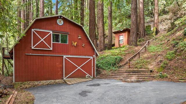 621 Hidden, Watsonville CA: https://media.crmls.org/mediaz/3a83020c-0465-434b-86f9-d1c1f0c18747.jpg