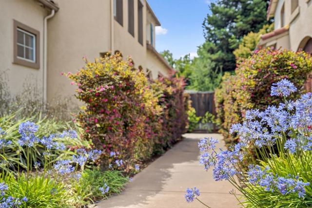 612 Villa Centre Way, San Jose CA: https://media.crmls.org/mediaz/3a836137-8d07-4c6f-ab84-e1dd2582d762.jpg