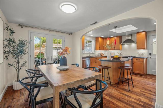 637 Channing Avenue, Palo Alto CA: https://media.crmls.org/mediaz/3a83f6b3-07b3-4d6f-a0ca-1d4449c64683.jpg
