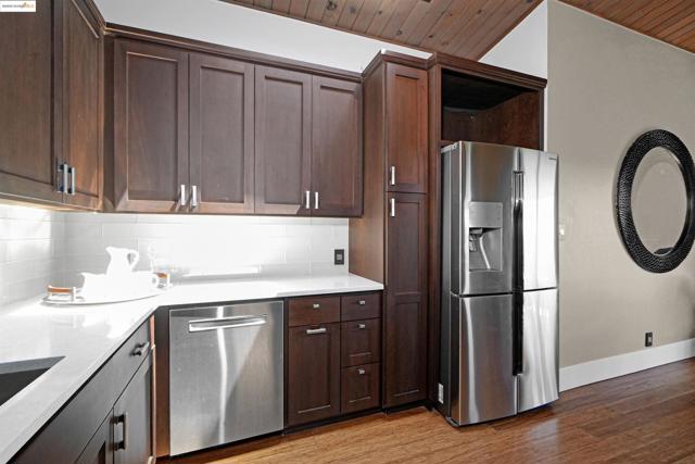 4329 Lawrence Dr, Castro Valley CA: https://media.crmls.org/mediaz/3a84fa97-e045-4622-8225-2f2f70a02be1.jpg