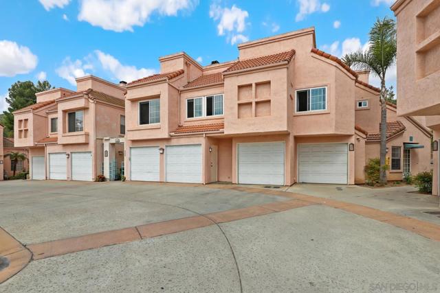12020 Calle De Medio, El Cajon CA: https://media.crmls.org/mediaz/3a857245-b805-43a5-8725-8de36a1871a7.jpg