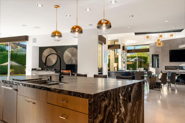 108 Waterford Circle, Rancho Mirage CA: https://media.crmls.org/mediaz/3a8574ac-61b5-46b1-b28e-9fd6e174581e.jpg