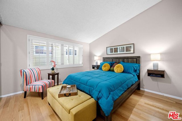 5951 Canterbury Drive, Culver City CA: https://media.crmls.org/mediaz/3a857f01-7c90-4e20-a7de-191ad55a5964.jpg