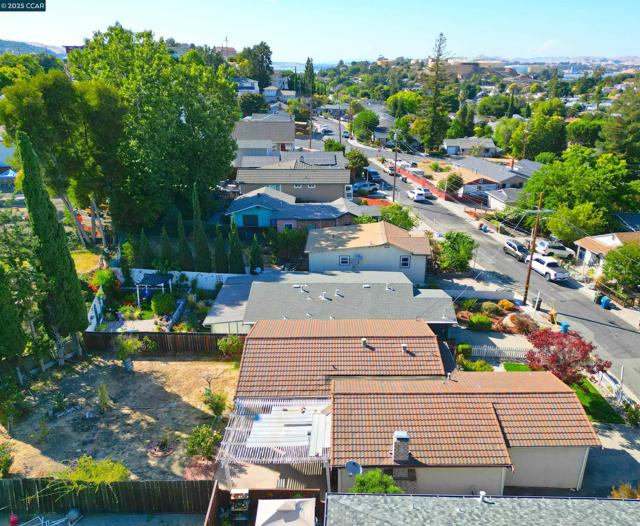 2156 MONTEREY AVENUE, Martinez CA: https://media.crmls.org/mediaz/3a85fe12-75d2-41fc-83c5-86cb0f1a7857.jpg