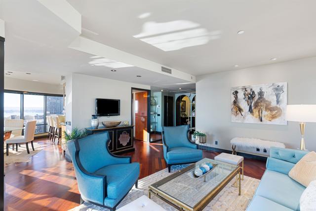 200 Harbor Dr, San Diego CA: https://media.crmls.org/mediaz/3a865e1a-8579-4620-bf69-2d314bef49bd.jpg
