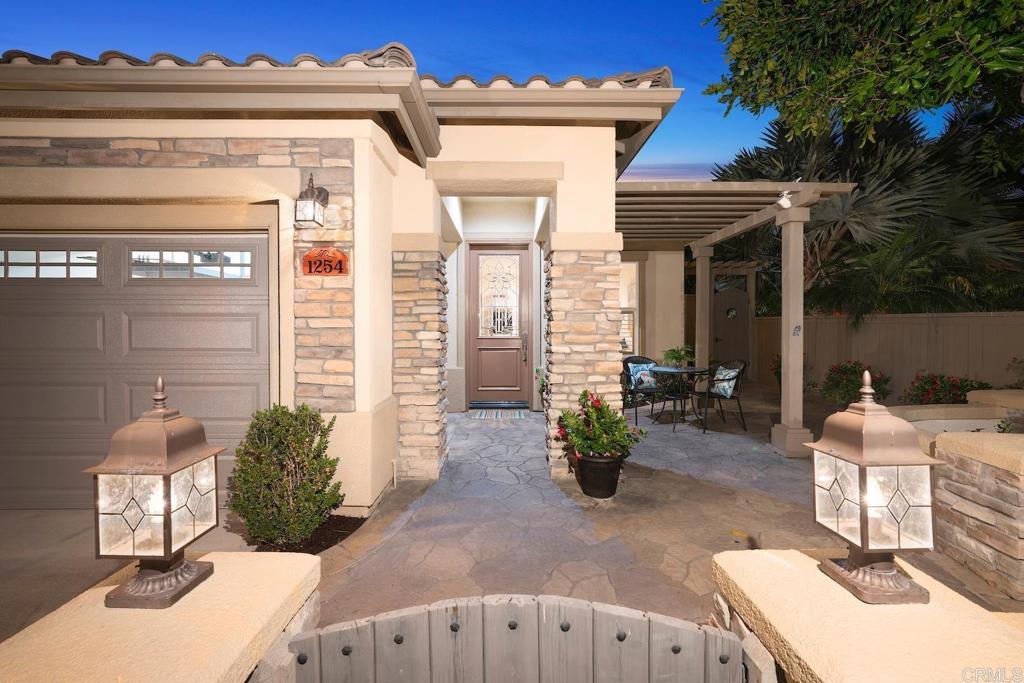 1254 Mariposa Road - photo 2