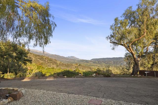 1417 Foothill Road, Ojai CA: https://media.crmls.org/mediaz/3a867773-84fc-410f-a676-1c8426a7e996.jpg