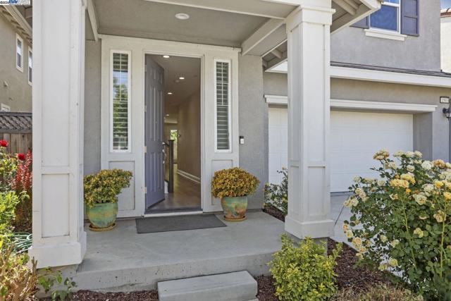 1503 S Oliveira Dr, Mountain House CA: https://media.crmls.org/mediaz/3a869c48-d233-4bdd-a427-37d08c347983.jpg