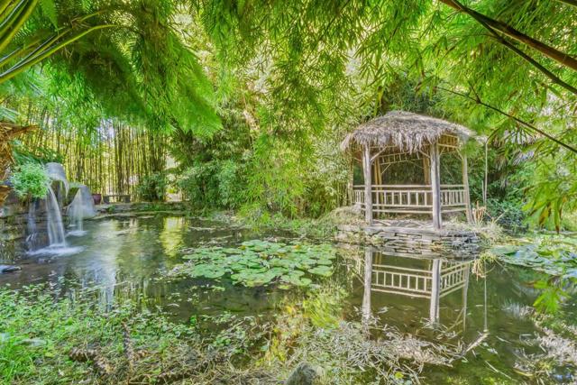 5601 Freedom Boulevard, Aptos CA: https://media.crmls.org/mediaz/3a86fa07-bbb6-4a8b-8c3b-ae463f9961bf.jpg