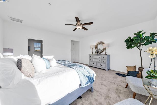 2305 Augusta Ave, Tracy CA: https://media.crmls.org/mediaz/3a8780bd-3b22-4b11-94a4-eb0de6baa5c1.jpg
