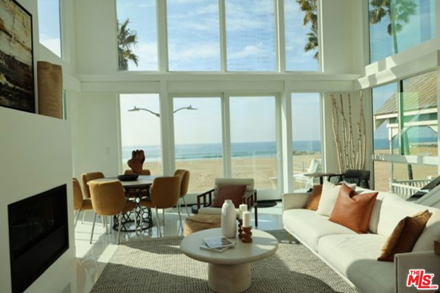 2419 Ocean Front Walk, Venice CA: https://media.crmls.org/mediaz/3a87d4bc-8aab-41b9-90b0-0ceabcda09e7.jpg