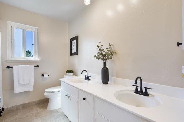 1272 Glacier Drive, Milpitas CA: https://media.crmls.org/mediaz/3a887eb6-f34f-4c7e-861f-a7237855a31f.jpg
