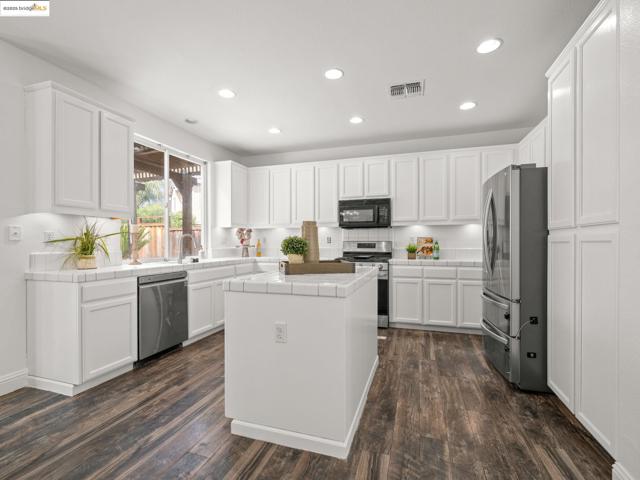Image 7 of 32 For 1175 Nicholas Ct