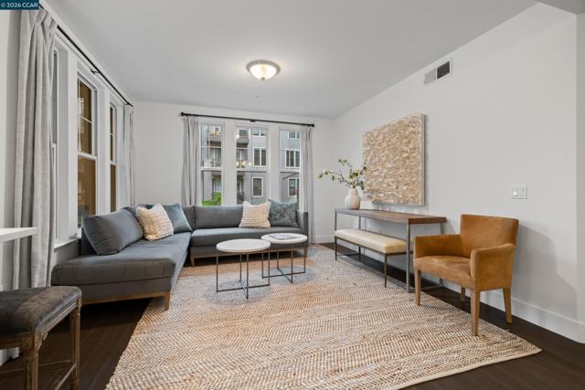 1000 Dewing Ave, Lafayette CA: https://media.crmls.org/mediaz/3a889e28-15f0-4fad-aa6a-3a54acf84044.jpg