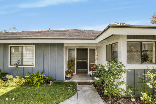 2190 Westshore Lane, Westlake Village CA: https://media.crmls.org/mediaz/3a891f3f-be22-4d4e-999e-91089ac934ab.jpg