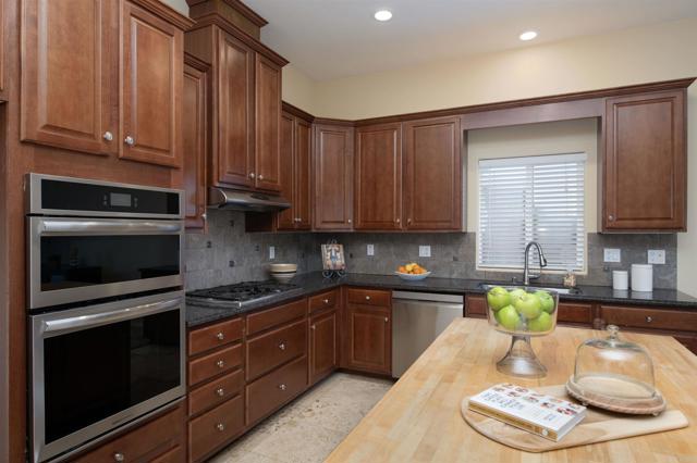 Detail Gallery Image 8 of 29 For 120 N Upas, Escondido,  CA 92025 - 4 Beds | 2/1 Baths