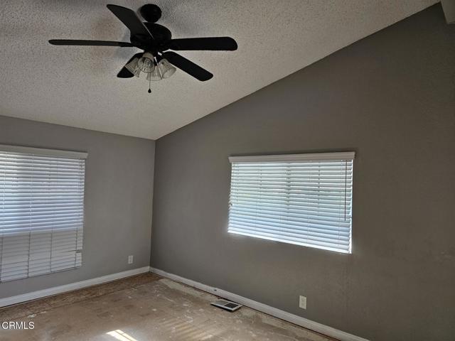 Detail Gallery Image 14 of 16 For 360 Ibsen Pl #129,  Oxnard,  CA 93033 - 3 Beds | 2 Baths