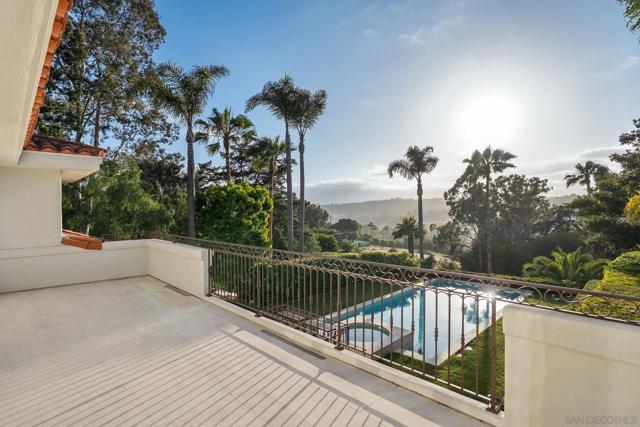 4540 Los Pinos, Rancho Santa Fe CA: https://media.crmls.org/mediaz/3a8bb86b-f622-48e4-8e7a-b5ab7238bc9f.jpg