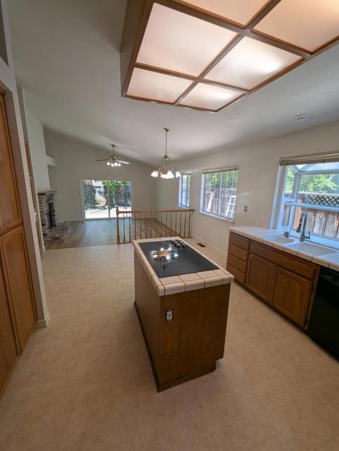 108 Tuxedo Court, Petaluma CA: https://media.crmls.org/mediaz/3a8c9b45-e620-4f50-9eb7-899d5205fa27.jpg
