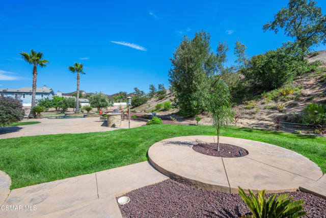 2462 Lost Canyons Drive, Simi Valley CA: https://media.crmls.org/mediaz/3a8d00ad-0c7f-4048-aecd-5f9511679d65.jpg