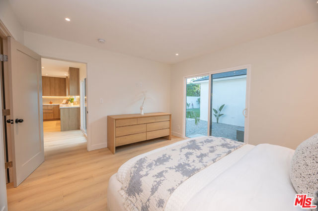 5325 S Victoria Avenue, Los Angeles CA: https://media.crmls.org/mediaz/3a8def6e-bf00-4272-b989-4063eb0002b8.jpg