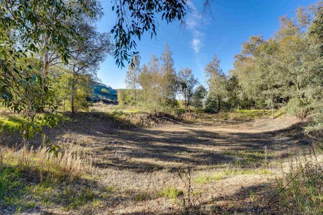 18408 Sweet Ln, Ramona CA: https://media.crmls.org/mediaz/3a8e01a4-17d0-4c74-890e-9a2e5c1a86a1.jpg