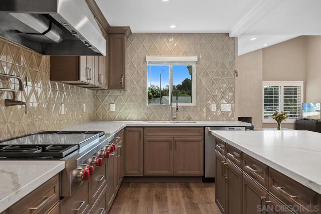 2112 Park Dale Ln, Encinitas CA: https://media.crmls.org/mediaz/3a8e2052-e692-41d4-b854-1cdc146cc186.jpg