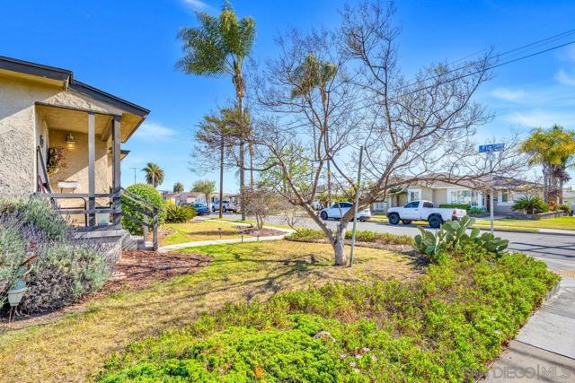 657 Fig St, Chula Vista CA: https://media.crmls.org/mediaz/3a8e35cb-f9fd-40f0-a241-ade99e11517d.jpg