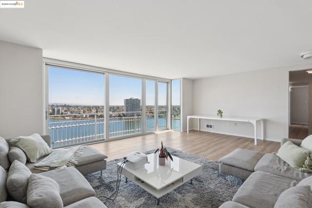 1555 Lakeside Dr, Oakland CA: https://media.crmls.org/mediaz/3a8e7705-bcfc-47b1-84dd-61127a33aaf6.jpg