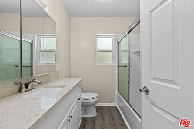 11241 Pearl Street, Los Angeles CA: https://media.crmls.org/mediaz/3a8ea76d-3702-41ea-af37-a86d77cdbe56.jpg