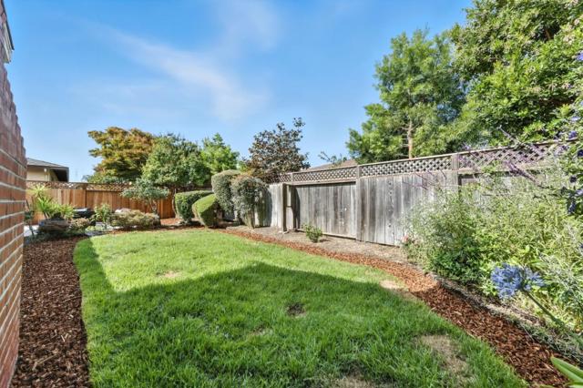 387 Menhaden Court, Foster City CA: https://media.crmls.org/mediaz/3a8f141c-8e49-45d9-b8af-7bc1dd293831.jpg