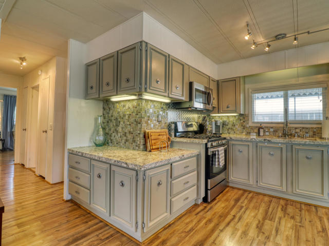 51555 Monroe St. #18, Indio CA: https://media.crmls.org/mediaz/3a8f52b0-0c1d-4ed9-8e5d-34be50a6e9c9.jpg