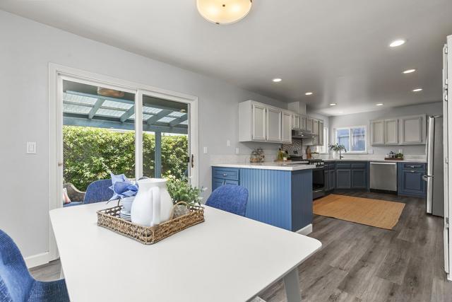 5188 Weymouth Way, Oceanside CA: https://media.crmls.org/mediaz/3a8f668c-eb75-4a66-92f1-cf0e288916e0.jpg