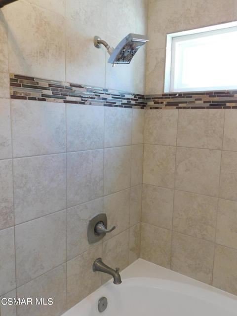 559 Stoney Peak Court, Simi Valley CA: https://media.crmls.org/mediaz/3a8f91ca-0e8f-418c-83d6-72159492ac5a.jpg