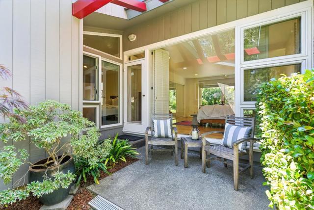 3795 Ralston Avenue, Hillsborough CA: https://media.crmls.org/mediaz/3a8fd89f-105e-47db-9c1a-cddffd3ebfa3.jpg