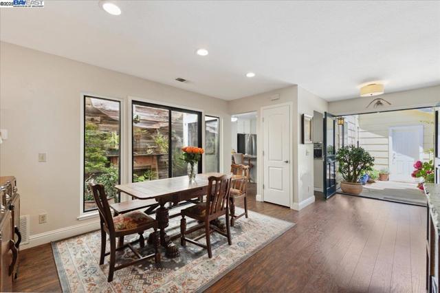 2587 Chablis Way, Livermore CA: https://media.crmls.org/mediaz/3a904772-b8ba-4250-a603-92c0541d2cf4.jpg