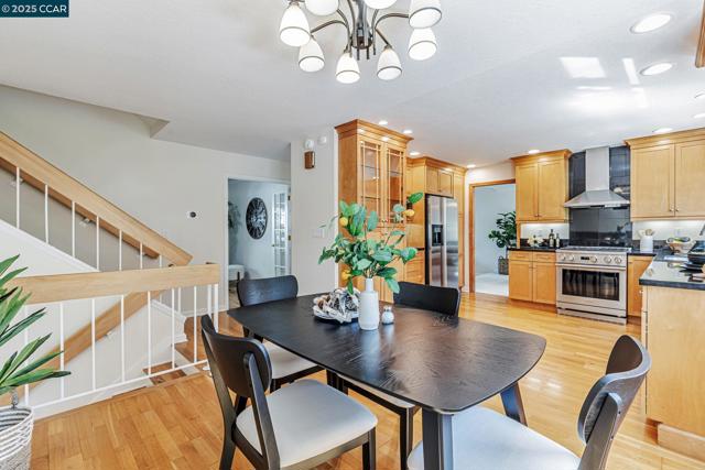 321 Chardonnay Cir, Clayton CA: https://media.crmls.org/mediaz/3a90a690-75df-4940-b459-6aafa3a91bf5.jpg