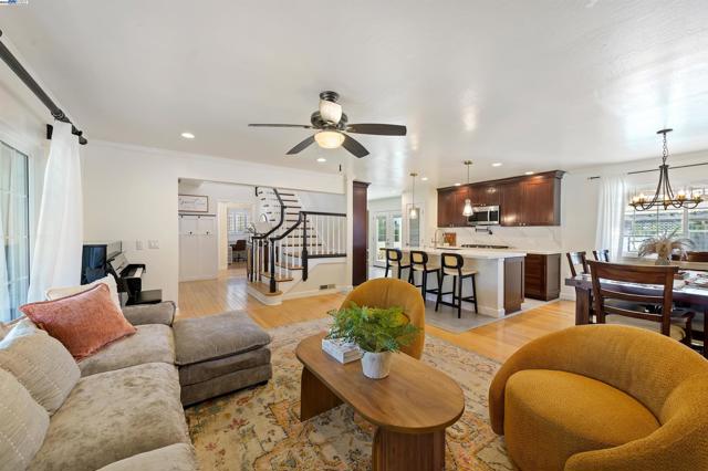 711 Catalina Drive, Livermore CA: https://media.crmls.org/mediaz/3a90c67f-e7e8-4fd0-b649-cc2e9e28b3f6.jpg