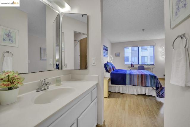 Image 32 of 42 For 545 Pierce St  3002